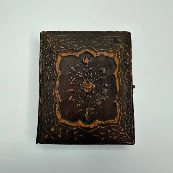 Antique Daguerreotype Photograph 1/9th Plate Victorian Woman Book Leather Case - Picture 3 of 14